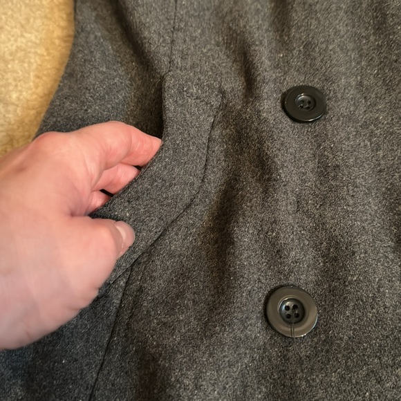 JUNIORS - Gray Coat - Size X- Large - Picture 13 of 13